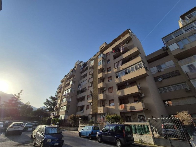 Quadrilocale in Vendita a Palermo, 125'000€, 128 m²