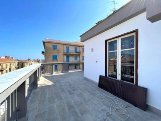 Attico in Vendita a Palermo, 110'000€, 75 m²