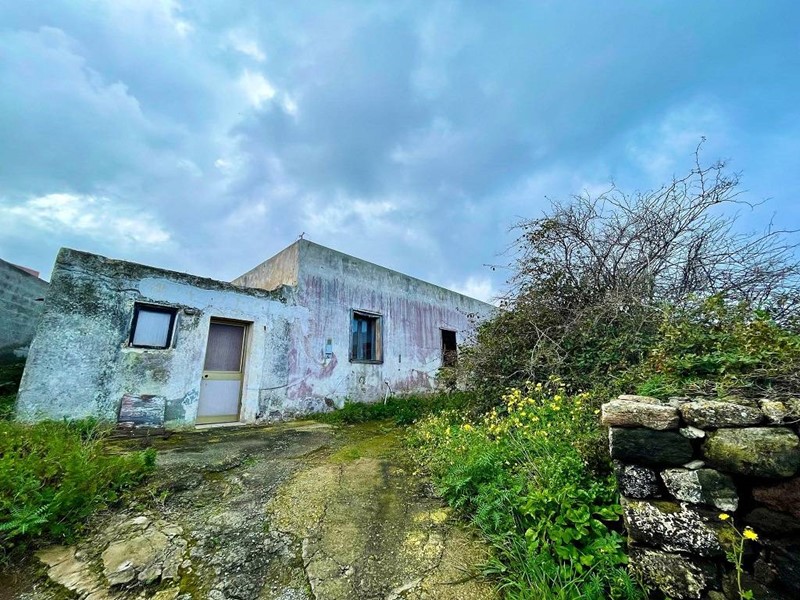Casa Indipendente in Vendita a Pantelleria, 275'000&euro;, 160 m²