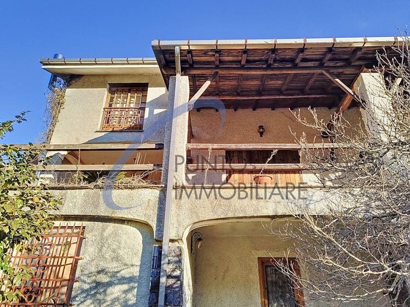 Villa in Vendita a Moconesi, 370'000€, 392 m²