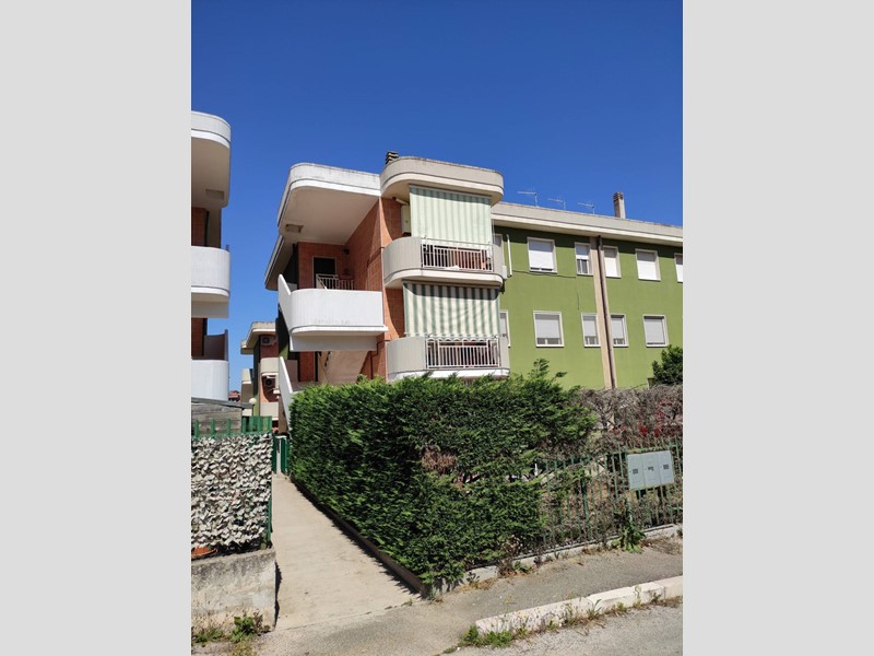 Quadrilocale in Vendita a San Nicandro Garganico, 118'000&euro;, 130 m²