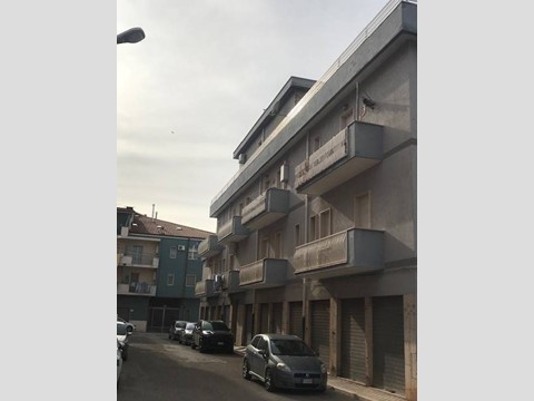 Appartamento in Vendita a San Nicandro Garganico, 65'000&euro;, 130 m²