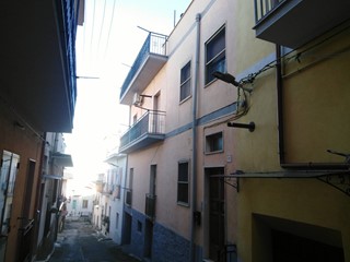 Appartamento in Vendita a Ischitella, 60'000€, 100 m²