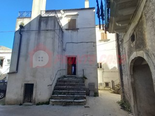 Appartamento in Vendita a Vico del Gargano, 44'000€, 102 m²