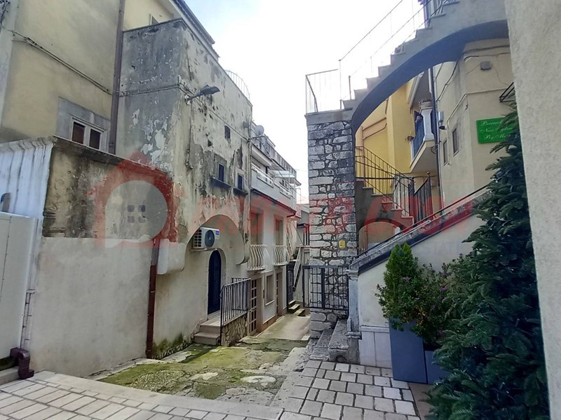 Appartamento in Vendita a Ischitella, 115'000€, 160 m²