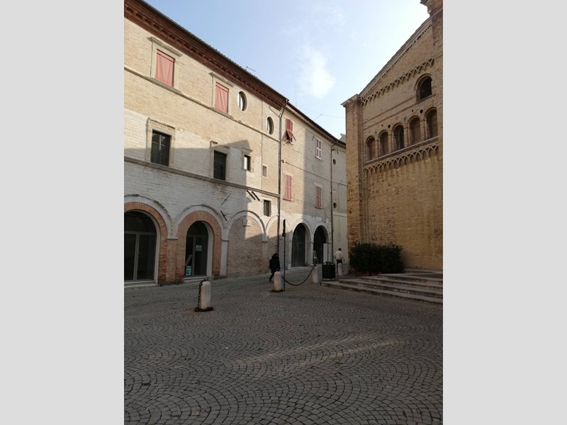 Immobile commerciale in Vendita a Fano, 140'000&euro;, 50 m²