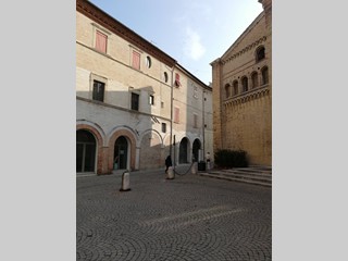 Immobile commerciale in Vendita a Fano, 140'000&euro;, 50 m²