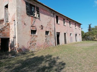 Rustico in Vendita a Terre Roveresche, 155'000&euro;, 350 m²
