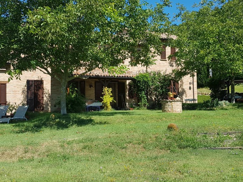 Villa in Vendita a Colli al Metauro, 650'000&euro;, 240 m²