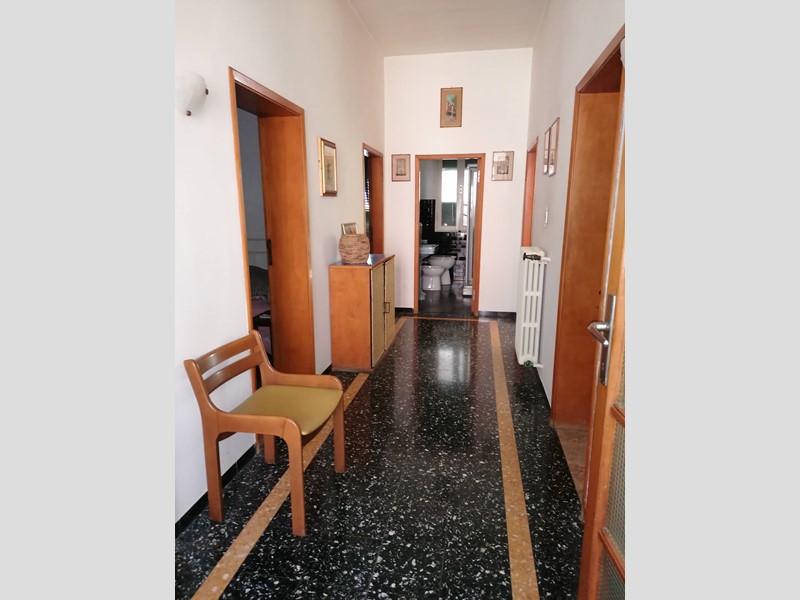 Villa in Vendita a Fano, 395'000&euro;, 280 m²