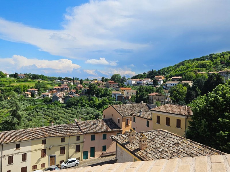 Rustico in Vendita a Cartoceto, 49'000€, 180 m²