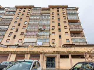 Quadrilocale in Vendita a Palermo, 95'000€, 120 m²