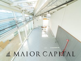 Immobile commerciale in Vendita a Olbia, 275'000€, 155 m²