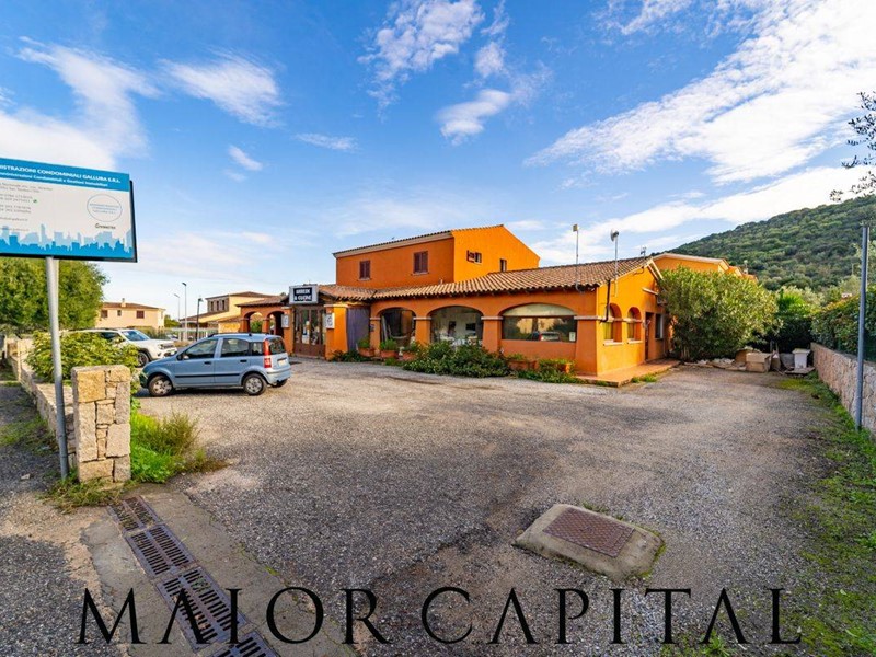 Immobile commerciale in Vendita a San Teodoro, 400'000€, 260 m²