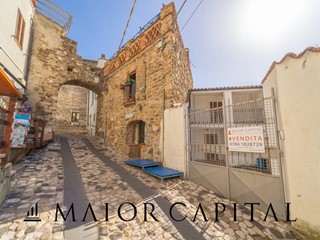 Casa Indipendente in Vendita a Posada, 235'000€, 200 m²