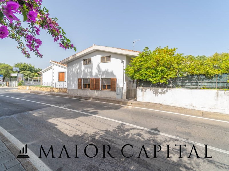 Casa Indipendente in Vendita a San Teodoro, 335'000€, 200 m²