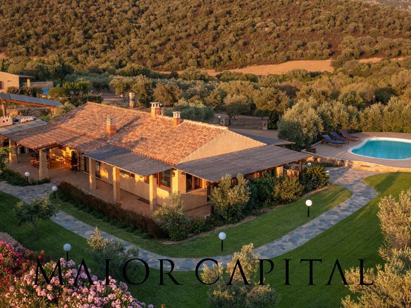 Villa in Vendita a Olbia, 1'040'000€, 91 m²
