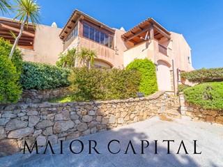 Villetta a schiera in Vendita a Golfo Aranci, 320'000€, 94 m²