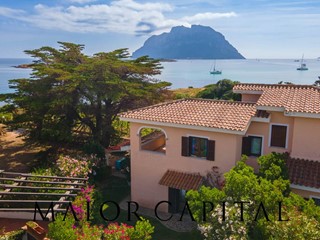 Villa in Vendita a Loiri Porto San Paolo, 710'000€, 170 m²