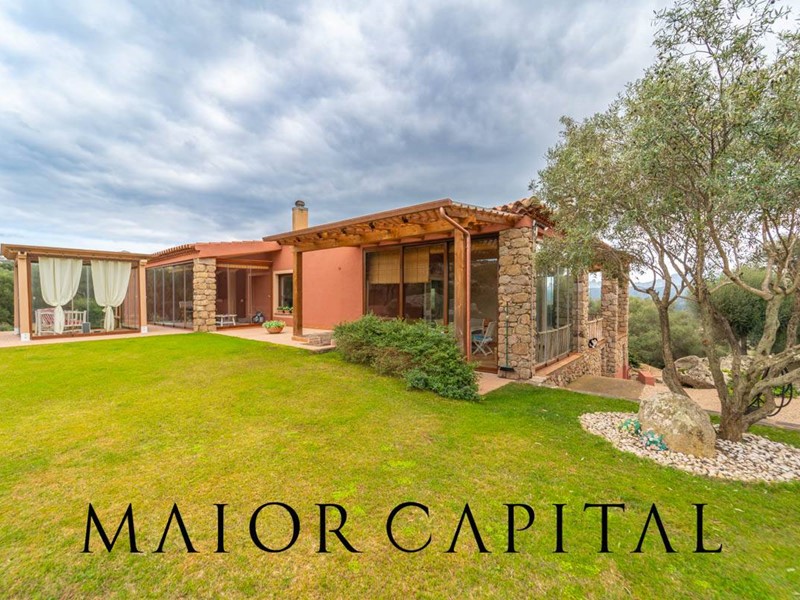 Villa in Vendita a Arzachena, 970'000€, 346 m²