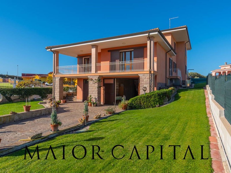 Villa in Vendita a Oschiri, 390'000€, 450 m²