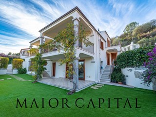 Villa in Vendita a Budoni, 618'000€, 240 m²