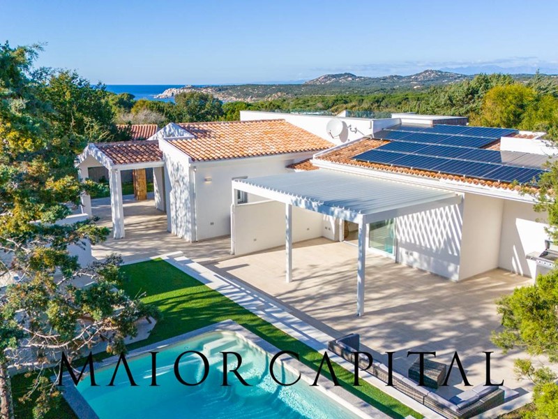 Villa in Vendita a Santa Teresa Gallura, 980'000€, 250 m²
