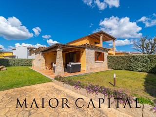 Villetta a schiera in Vendita a San Teodoro, 450'000€, 147 m²