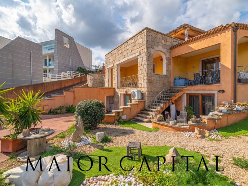 Villetta a schiera in Vendita a Arzachena, 486'000€, 196 m²