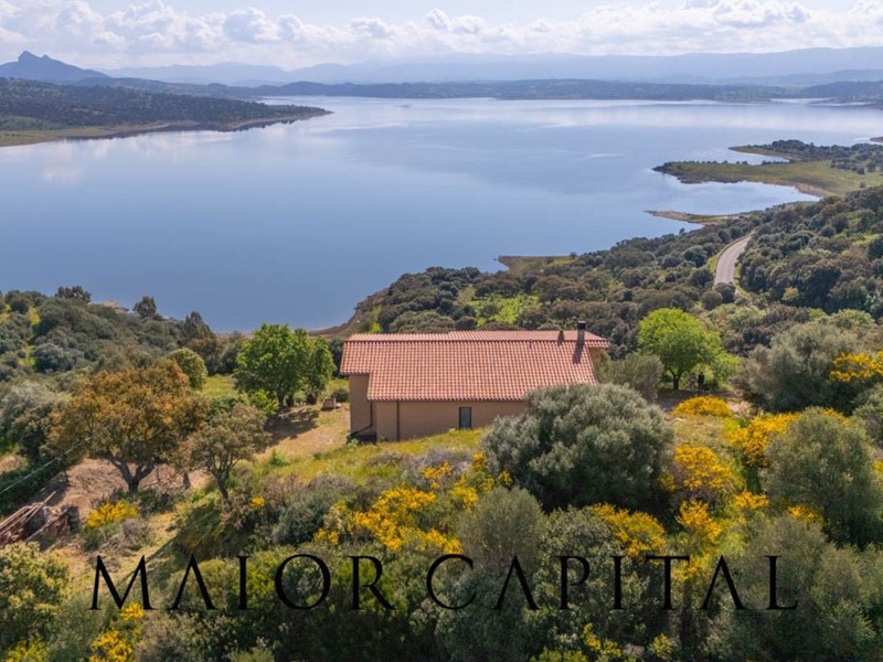 Villa in Vendita a Tula, 420'000€, 300 m²