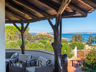 Villa in Vendita a Arzachena, 1'200'000€, 278 m²