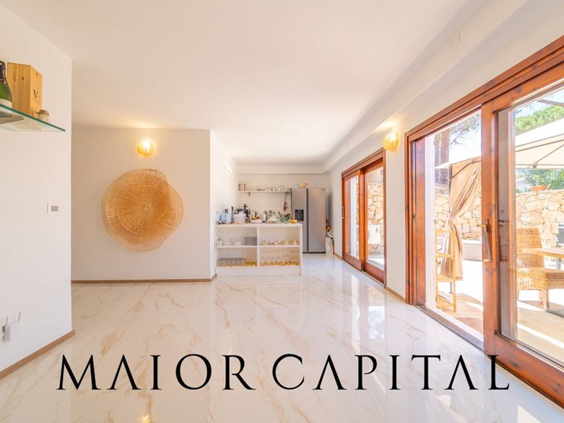 Villetta a schiera in Vendita a Arzachena, 690'000€, 179 m²