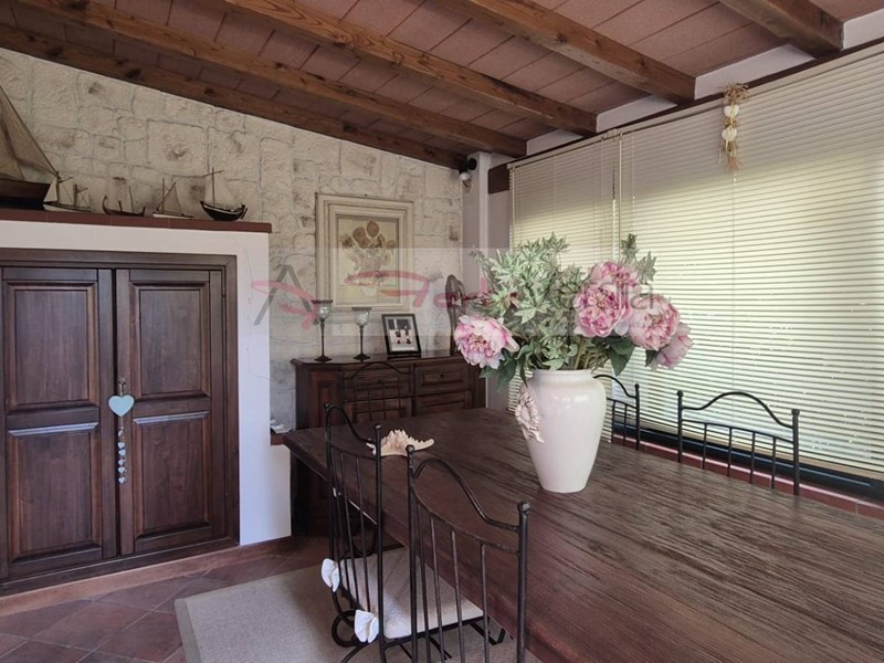 Villa in Vendita a Montignoso, 510'000€, 170 m²