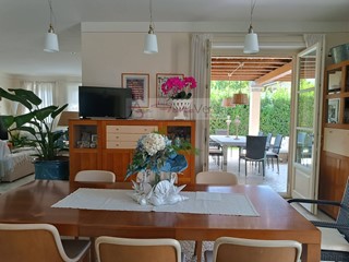 Villa in Vendita a Forte dei Marmi, 400 m²