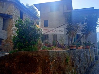 Rustico in Vendita a Camaiore, 490'000&euro;, 200 m²