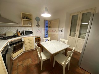 Appartamento in Affitto a Pietrasanta, 20'000€, 90 m²