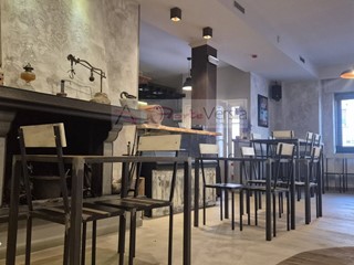 Appartamento in Vendita a Camaiore, 530 m²