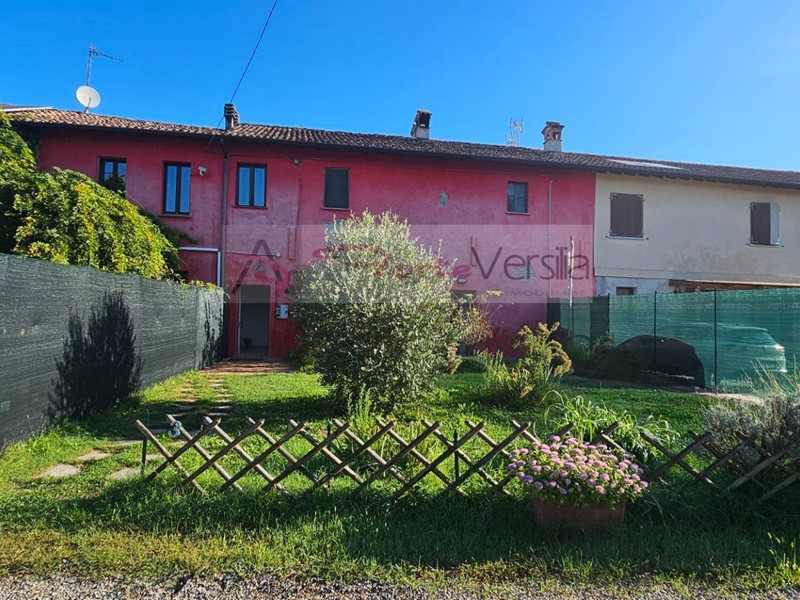 Rustico in Vendita a Caorso, 89'000€, 215 m²
