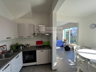 Casa Semi Indipendente in Vendita a Pietrasanta, 825'000€, 140 m²