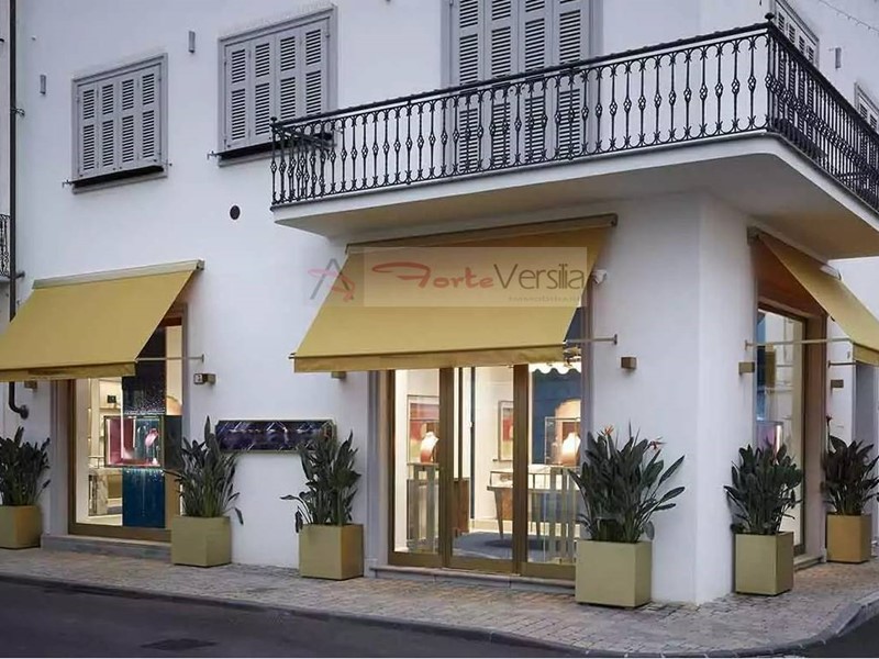 Immobile commerciale in Vendita a Forte dei Marmi, 60 m²