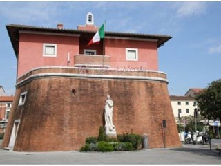 Immobile commerciale in Vendita a Forte dei Marmi, 50 m²