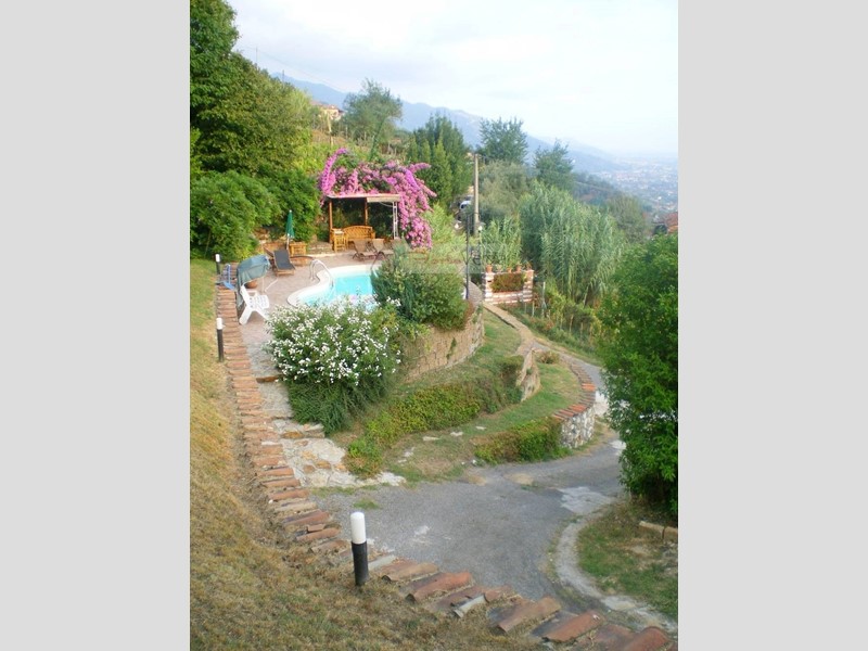 Rustico in Vendita a Pietrasanta, 450'000€, 165 m²