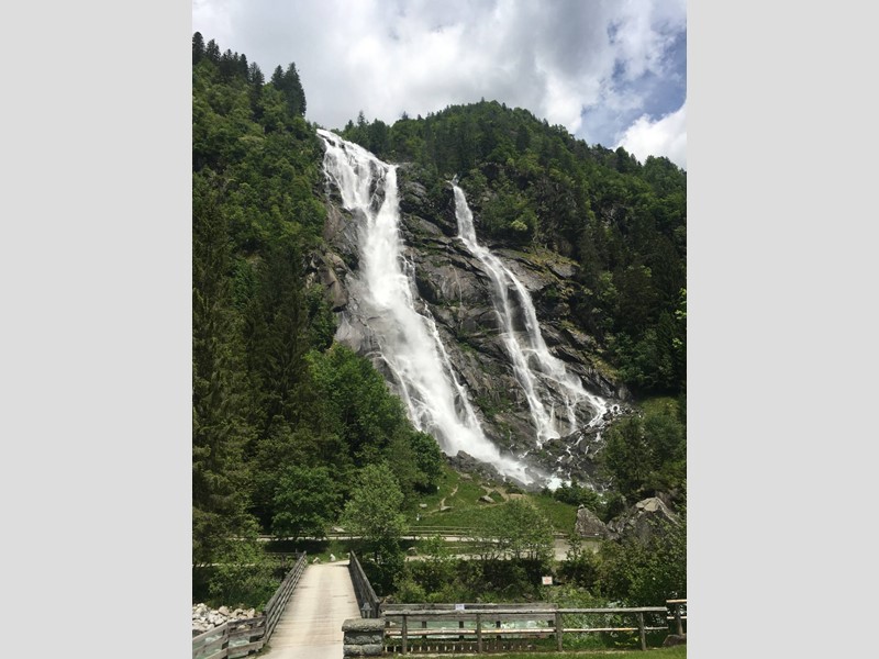 Attività commerciale in Vendita a Caderzone Terme, 440 m²