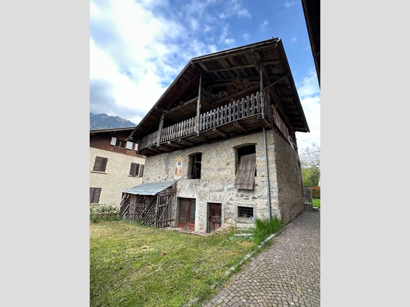 Casa Indipendente in Vendita a Bocenago, 180'000€, 250 m²