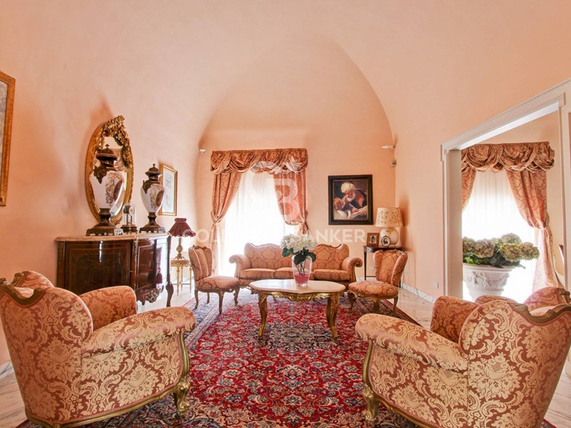 Appartamento in Affitto a Viterbo, 2'890€, 500 m²