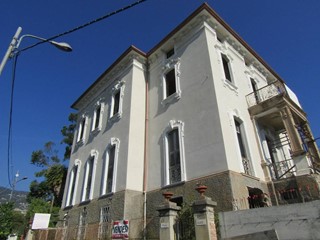 Villa in Vendita a Sanremo, 949'000€, 740 m², con Box