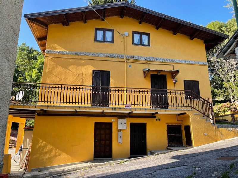 Casa Semi Indipendente in Vendita a Roburent, 95'000€, 98 m²