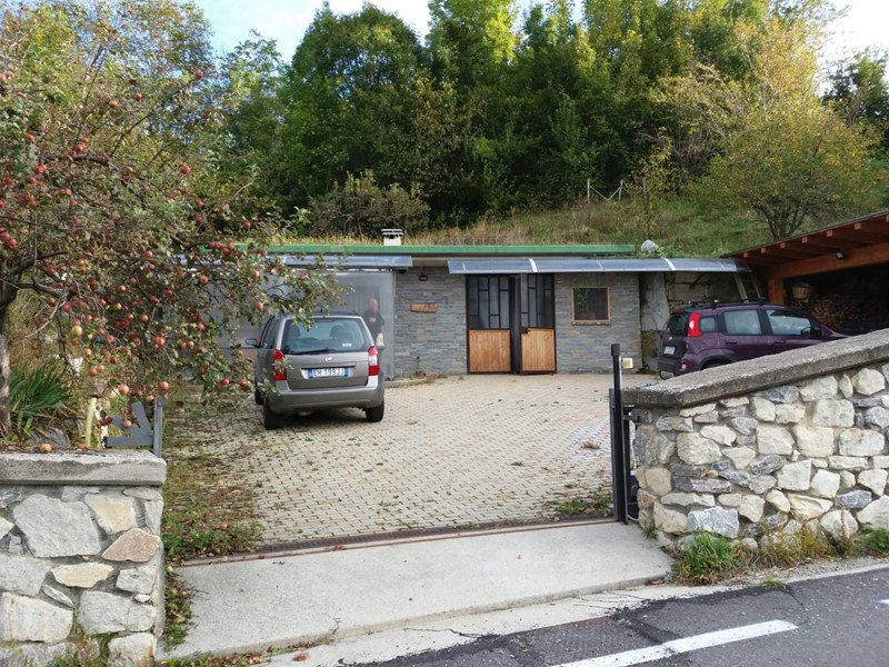 Magazzino in Vendita a Roburent, 22'000€, 120 m²