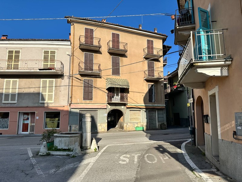 Appartamento in Vendita a Niella Tanaro, 18'000€, 105 m²