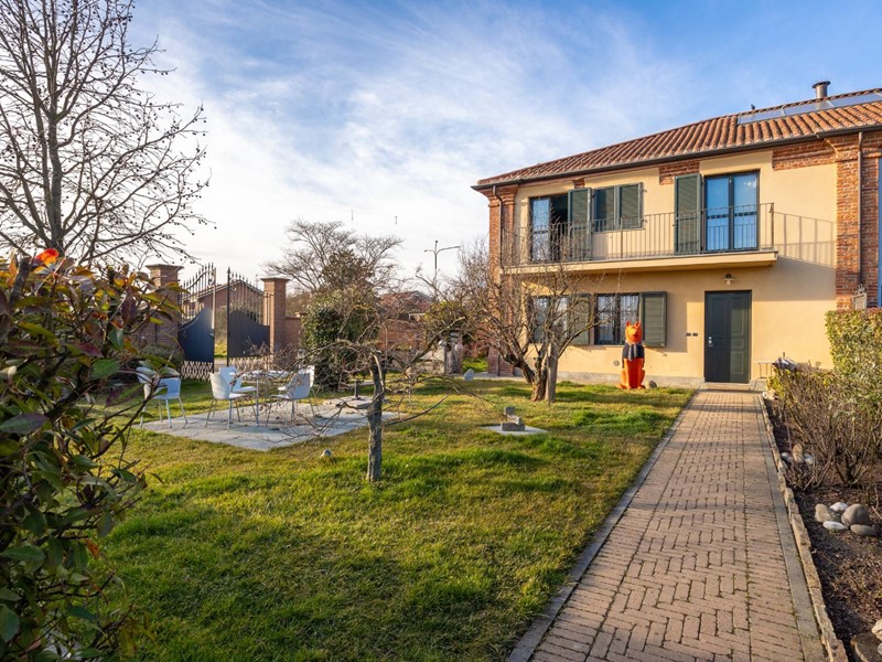 Villa in Vendita a Moncalieri, 495'000€, 252 m²
